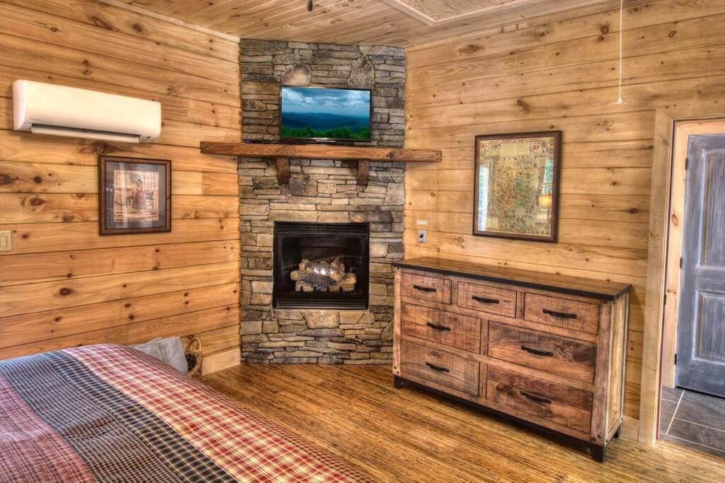 Honeymoon Getaway In Woods Near Noc And Smoky Mtn Rr Villa Брайсън Сити Екстериор снимка