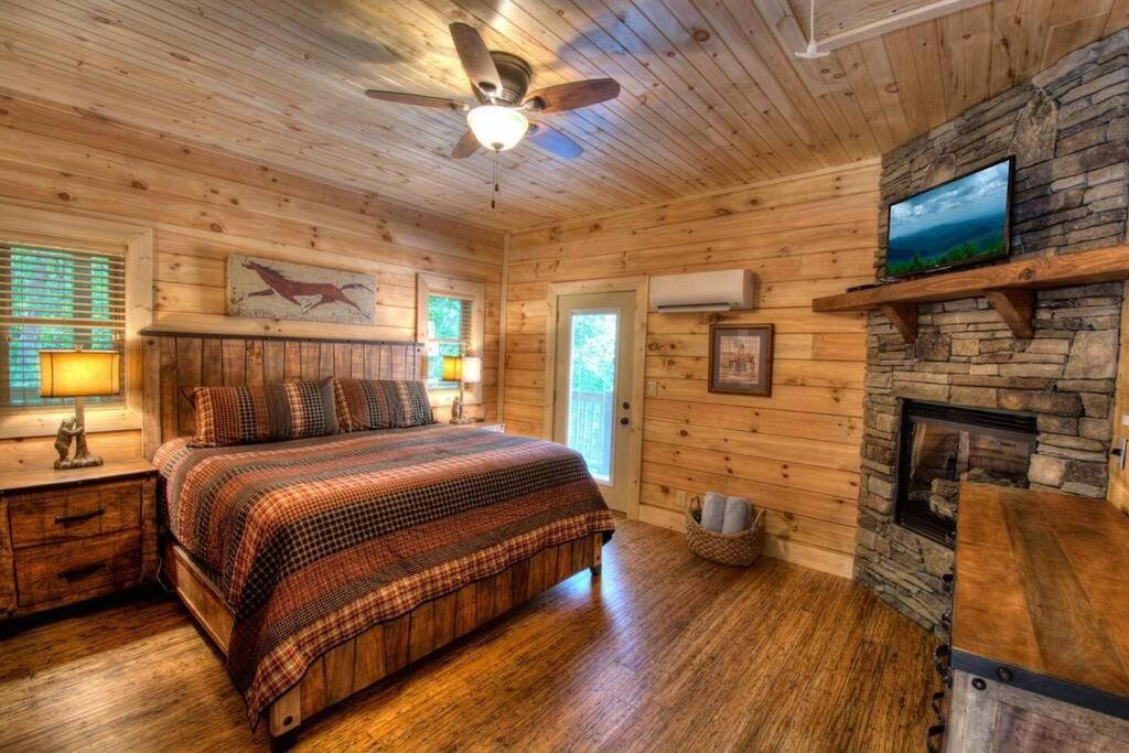 Honeymoon Getaway In Woods Near Noc And Smoky Mtn Rr Villa Брайсън Сити Екстериор снимка
